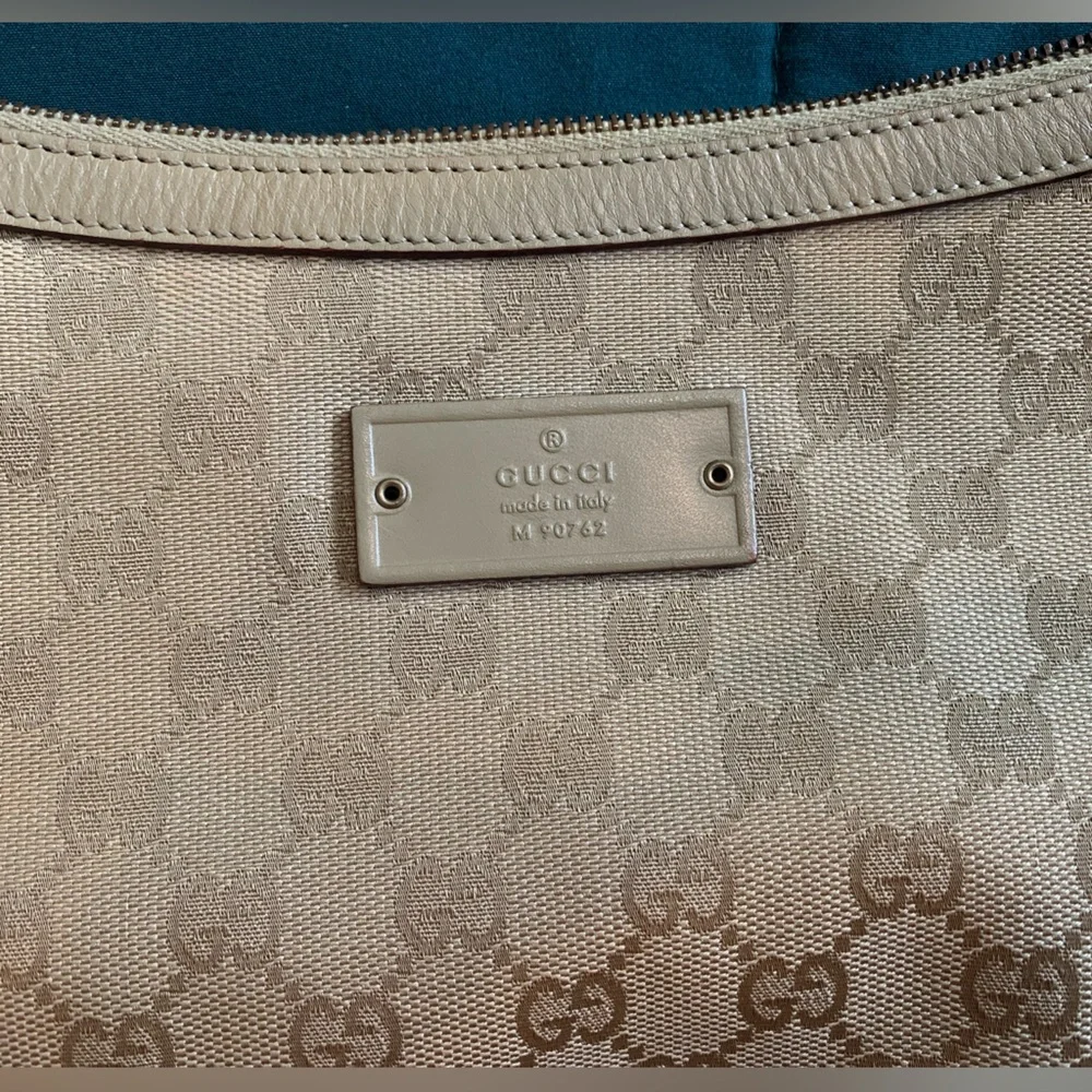 EUC Gucci canvas crossbody bag - Picture 7 of 13